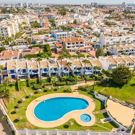 Townhouse Jardim Da Oura Ferienhaus